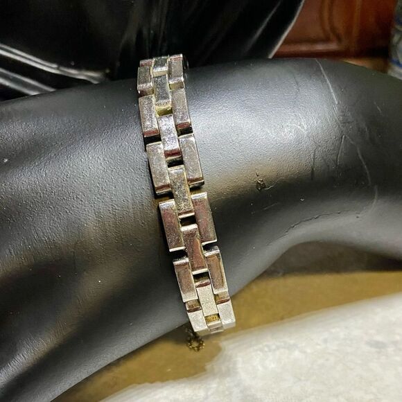 𝅺VINTAGE  Monet Silver tone link bracelet - Picture 1 of 3
